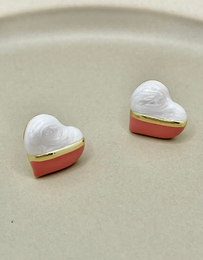 ハートフォルムピアス［ホワイト×コーラルピンク］