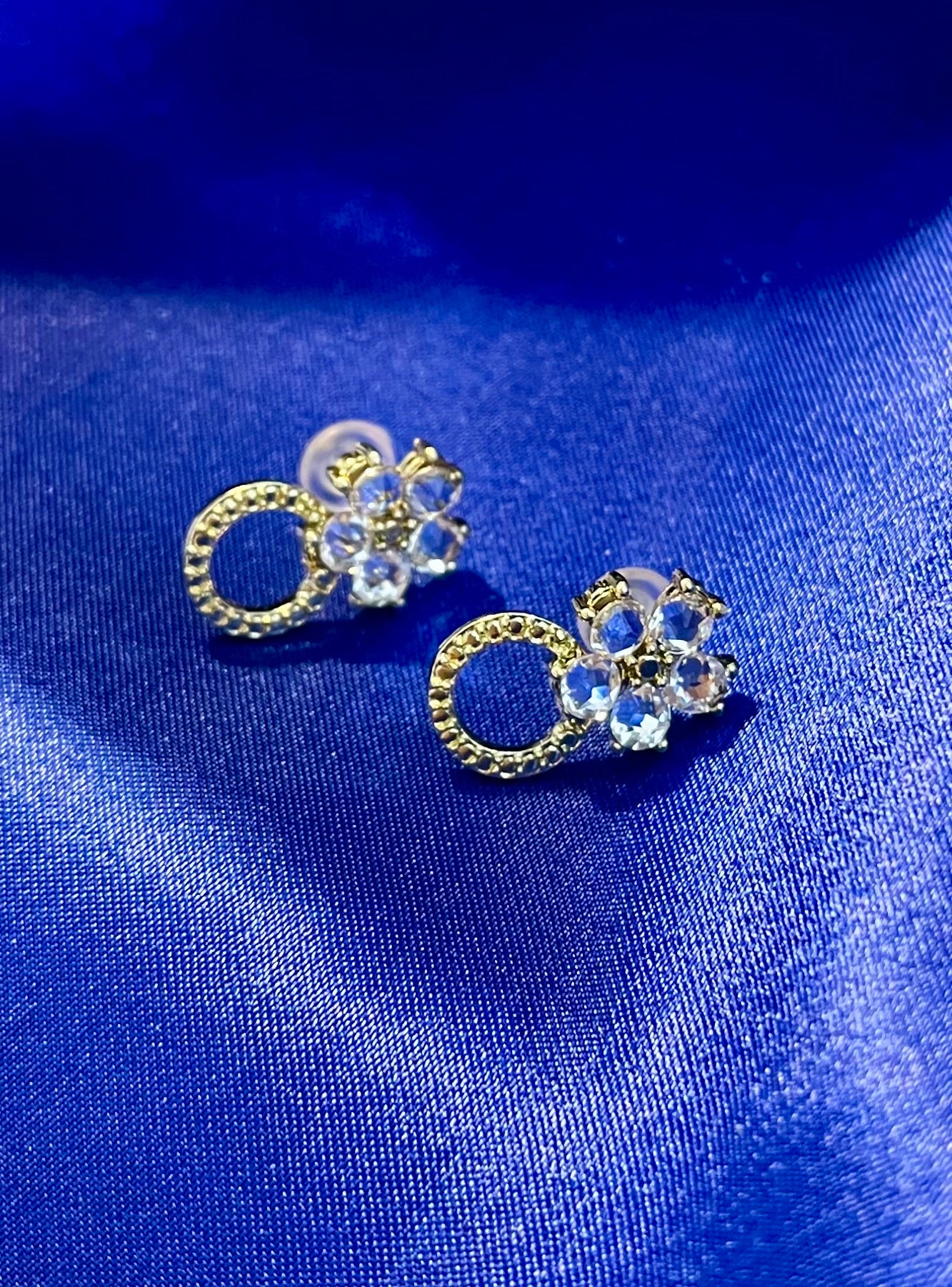 悪運を払うー浄化のクリスタルピアス | 海の祝福