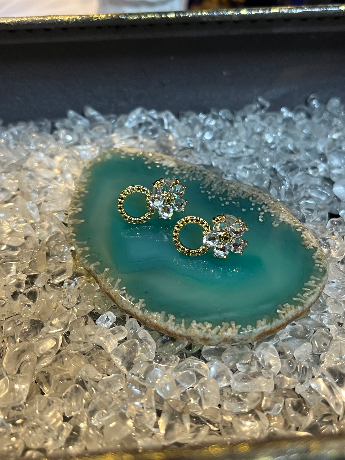 悪運を払うー浄化のクリスタルピアス | 海の祝福