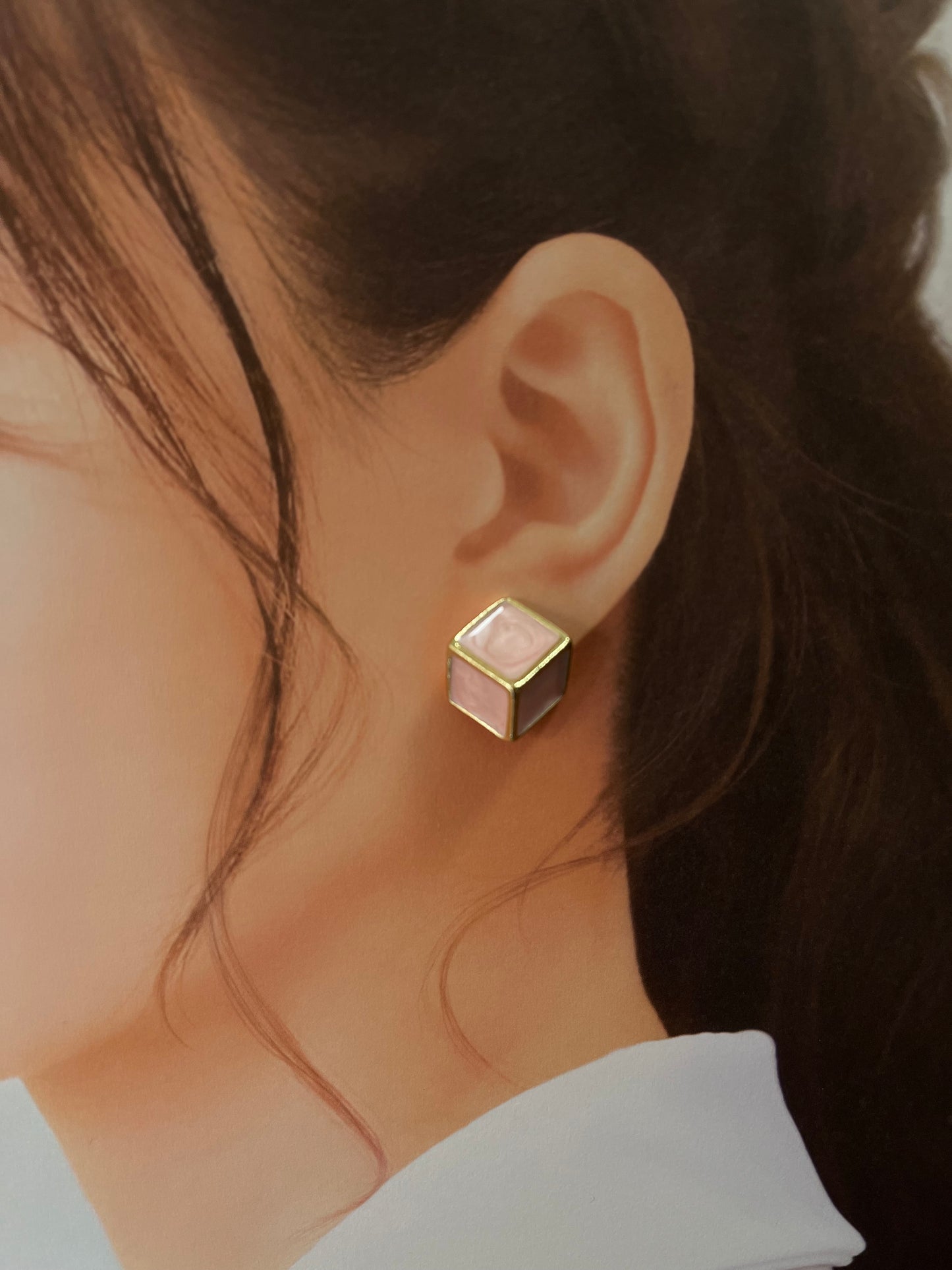 ナチュラルキューブ マーブルピアス［ピンク］