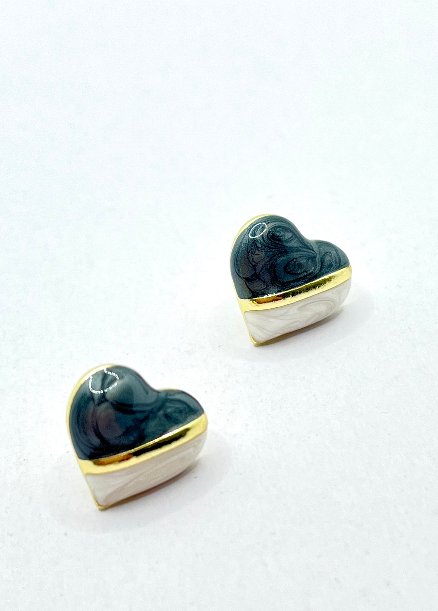 ハートフォルムピアス［インディゴブルー］