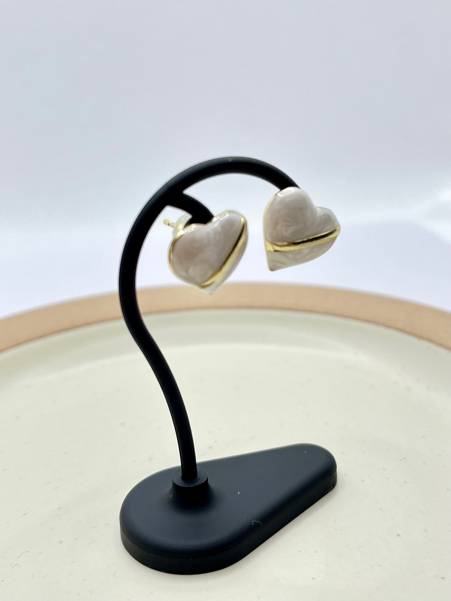 ハートフォルムピアス［ホワイト］
