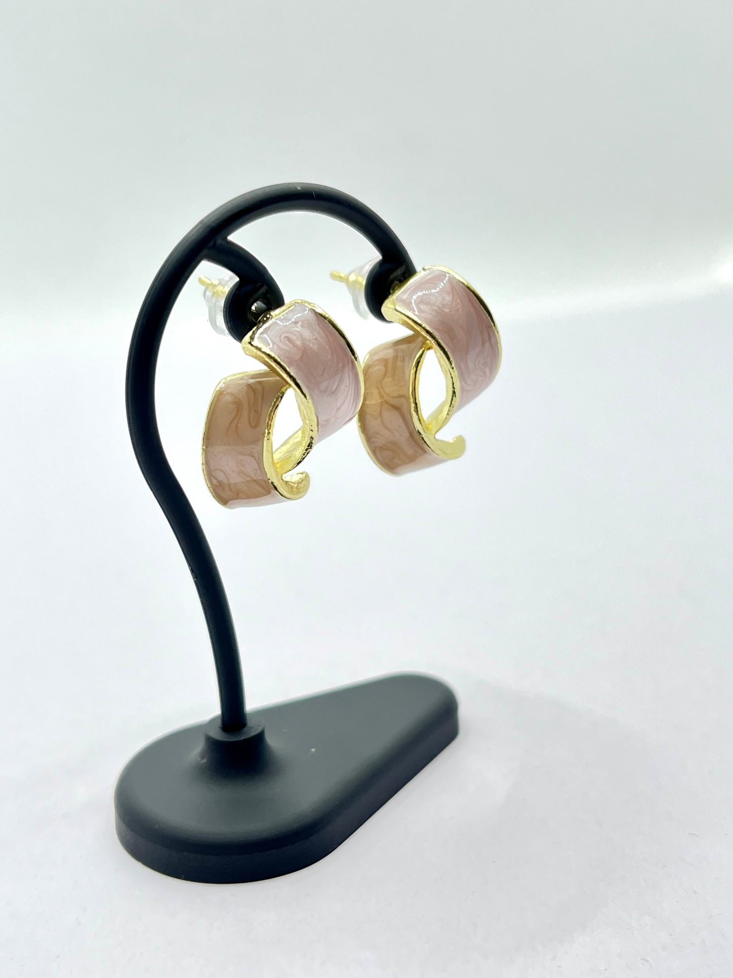 ツイストマーブルピアス［ピンク × オレンジベージュ × ゴールド］