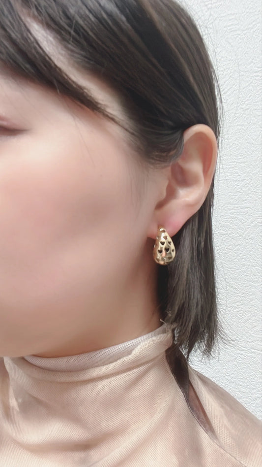ハートドロップピアス（ゴールド）